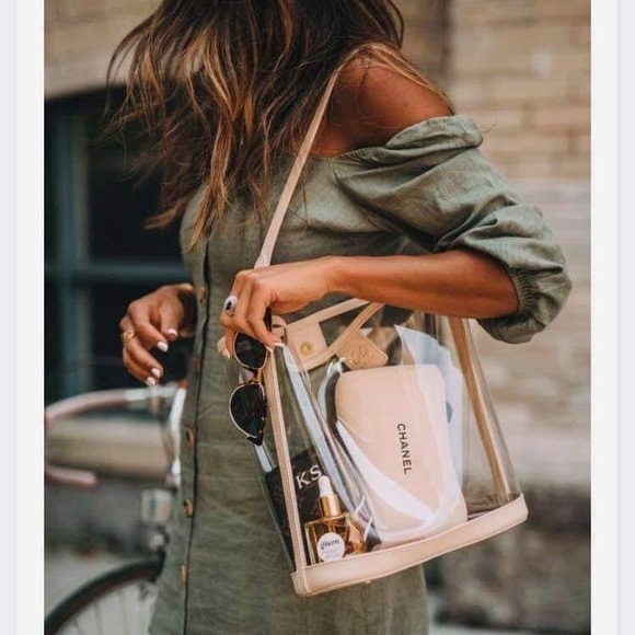 Meet your Posher, Lily - Picture 1 of 1